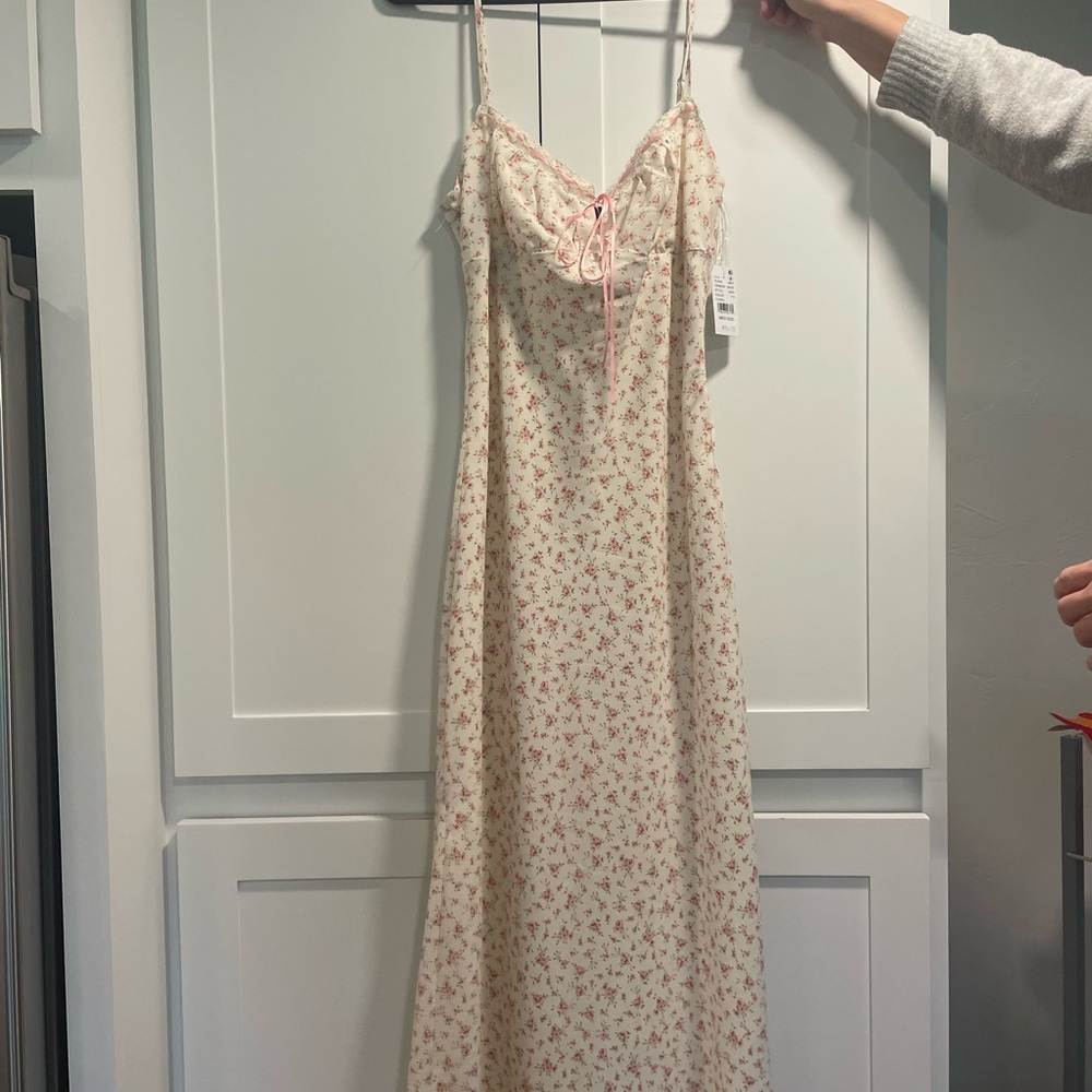 Women’s Medium Floral Dress